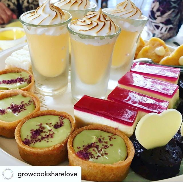 This gem via @growcooksharelove, featuring one of our all-time favourite desserts - lemon curd. 🍋 🧁Time for another visit? We can’t wait to welcome you again! 🤗
